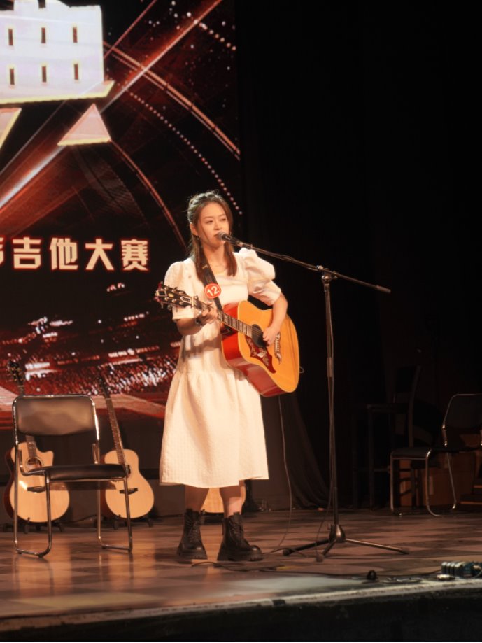Past KEPMA Cup female contestant performing